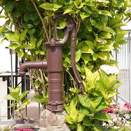 Zur-erholung Hotel *