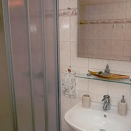 Hotel Zur-erholung *