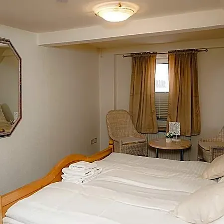 Hotel Zur-erholung *