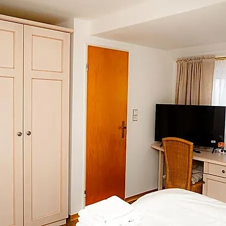 Zur-erholung Hotel *